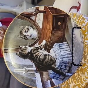 VICTORIAN CAT CAPERS "Who's The Fairest of Them All" Plate